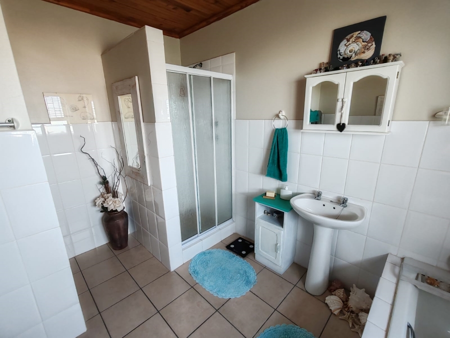 3 Bedroom Property for Sale in Perlemoenbaai Western Cape